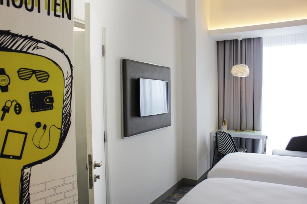 Yello Hotel Harmoni Giacarta Esterno foto