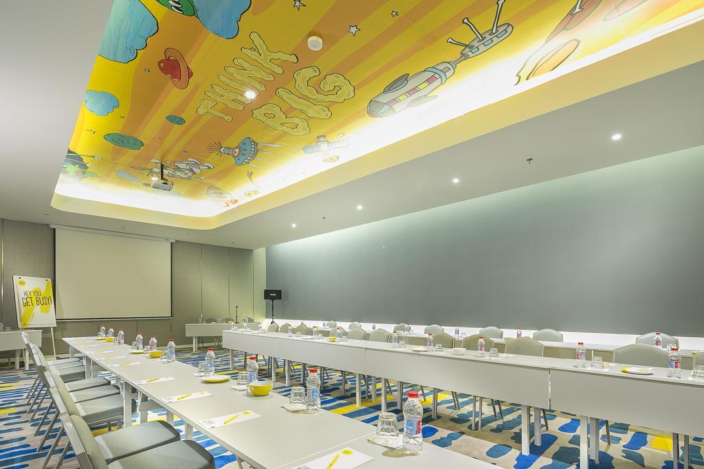 Yello Hotel Harmoni Giacarta Esterno foto