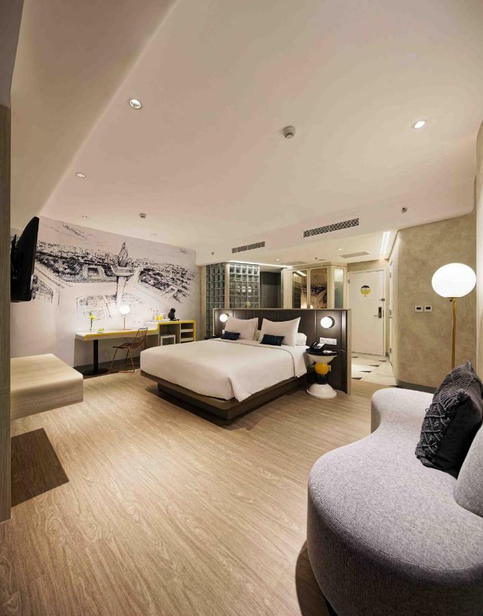Yello Hotel Harmoni Giacarta Esterno foto