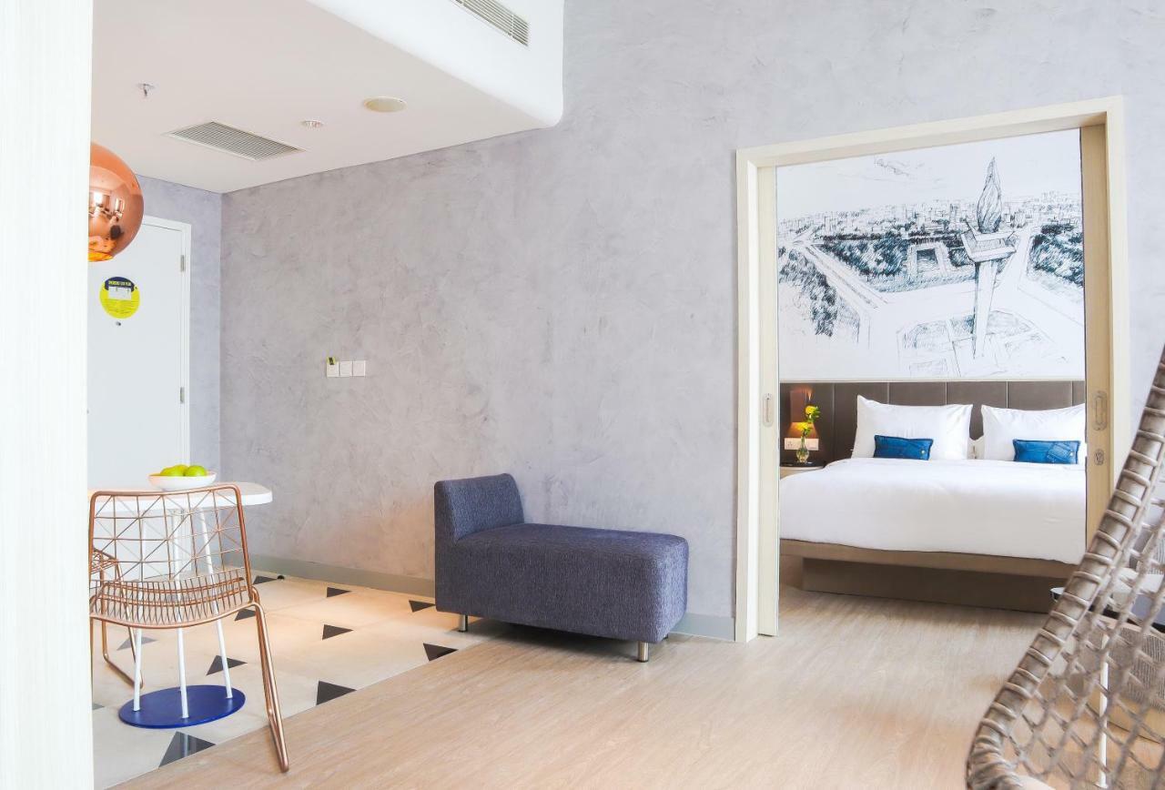 Yello Hotel Harmoni Giacarta Esterno foto