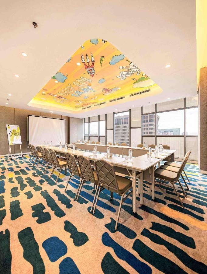 Yello Hotel Harmoni Giacarta Esterno foto